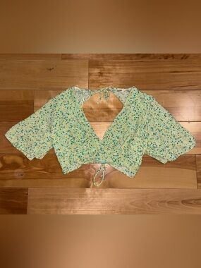 Pull&Bear Yellow and Green Floral Crop Top